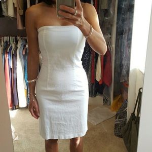 UNITED COLORS OF BENNETON WHITE STRAPLESS DRESS